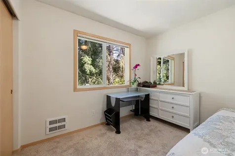 19726 50th W Lynnwood WA 98036