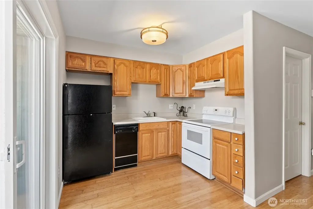 7703 11 Avenue SW Seattle WA 98106