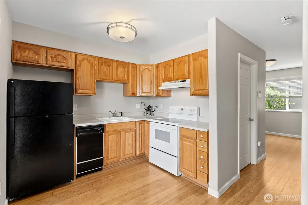 7703 11 Avenue SW Seattle WA 98106