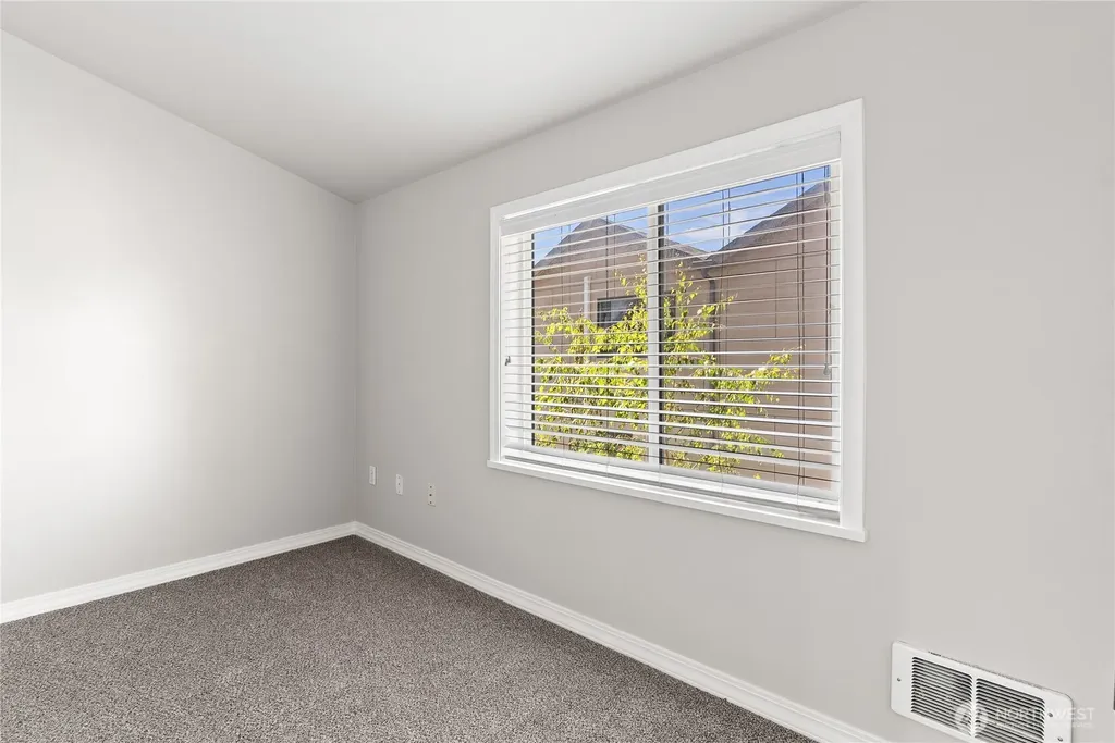 7703 11 Avenue SW Seattle WA 98106