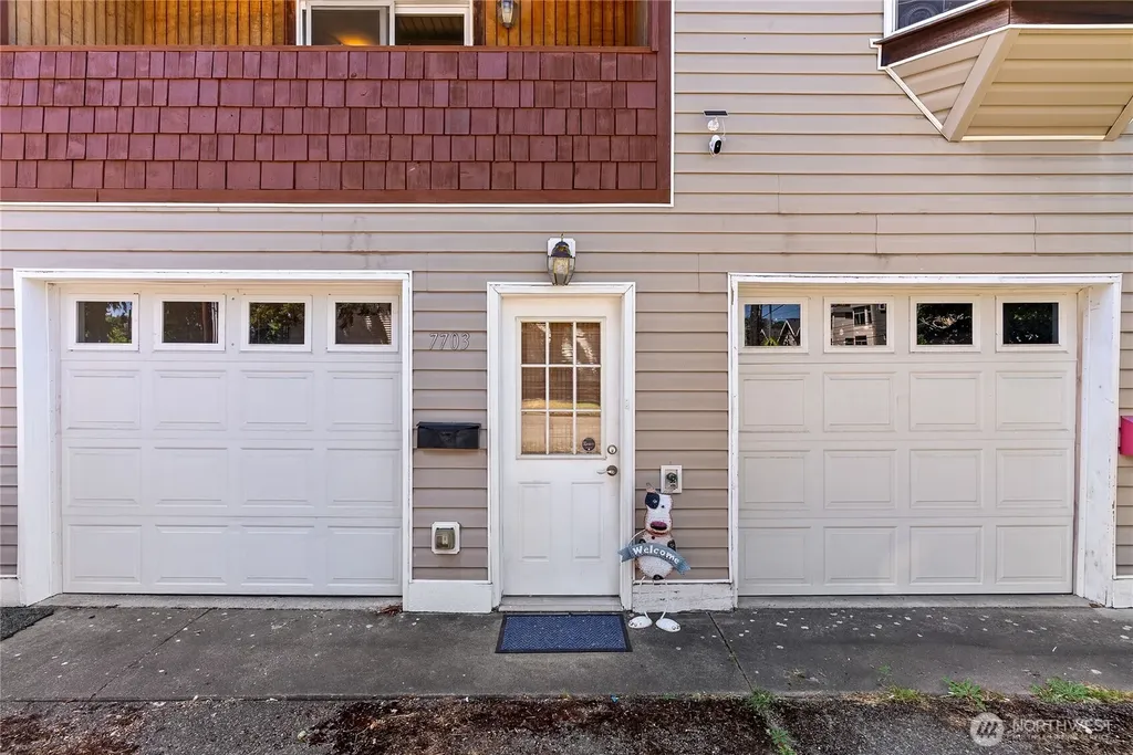7703 11 Avenue SW Seattle WA 98106