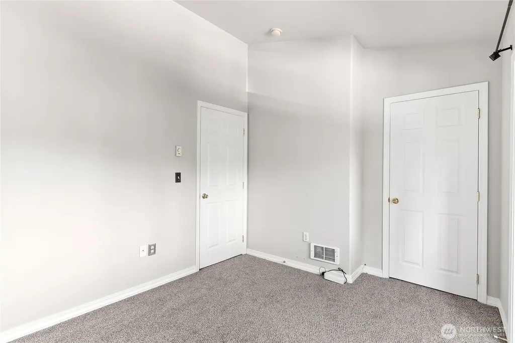 7703 11 Avenue SW Seattle WA 98106