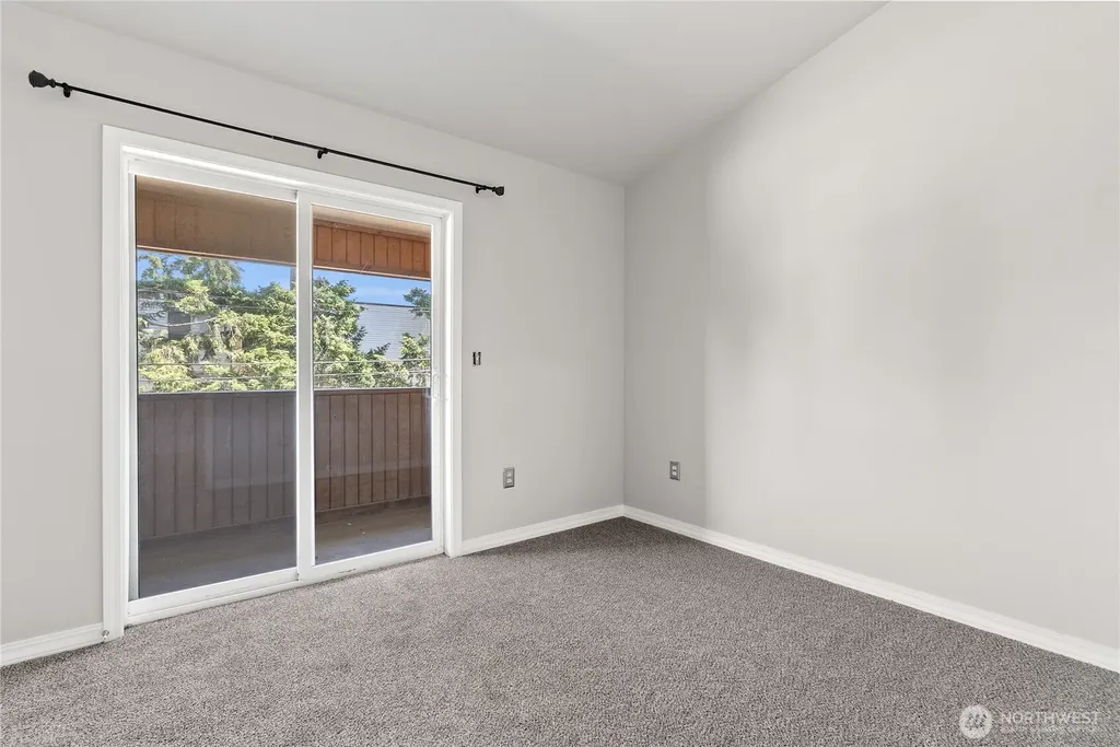7703 11 Avenue SW Seattle WA 98106