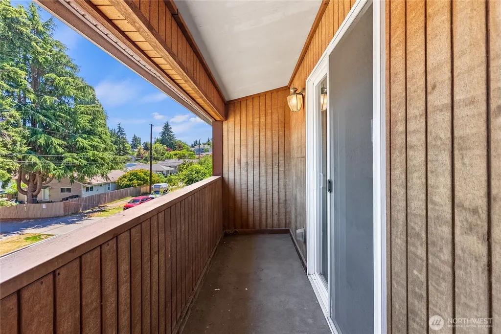 7703 11 Avenue SW Seattle WA 98106