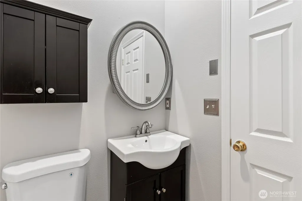 7703 11 Avenue SW Seattle WA 98106