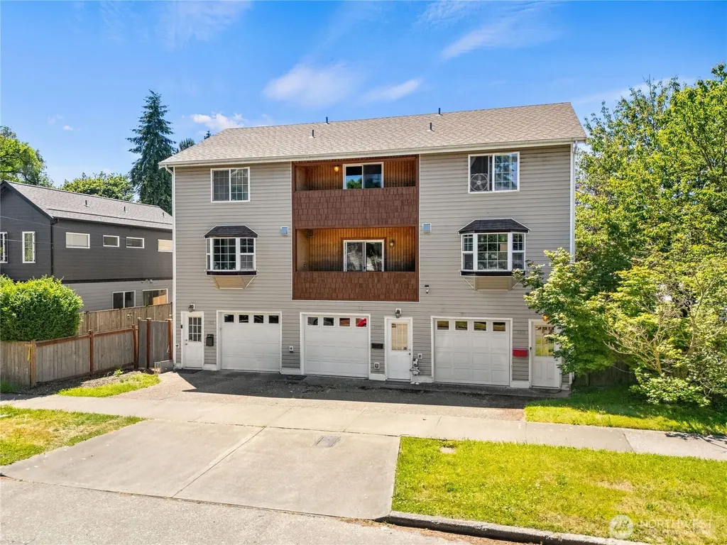 7703 11 Avenue SW Seattle WA 98106