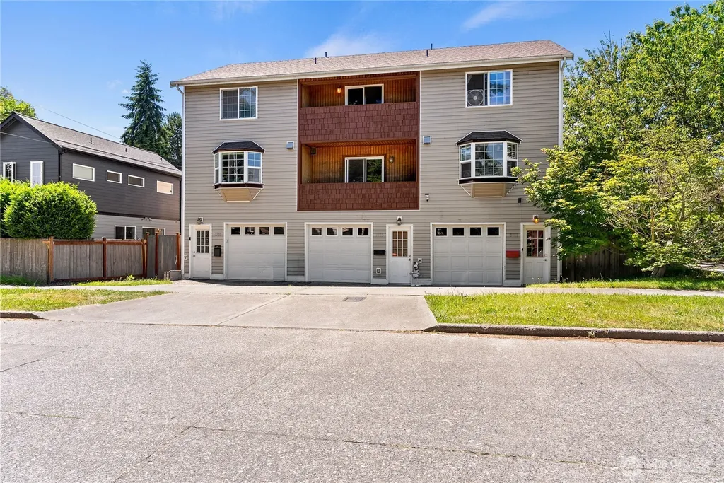 7703 11 Avenue SW Seattle WA 98106