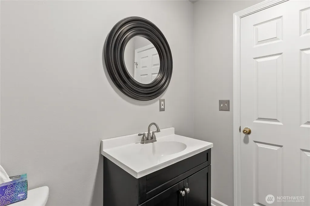 7703 11 Avenue SW Seattle WA 98106