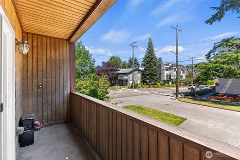 7703 11 Avenue SW Seattle WA 98106