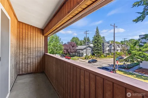 7703 11 Avenue SW Seattle WA 98106