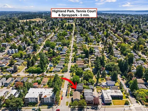 7703 11 Avenue SW Seattle WA 98106