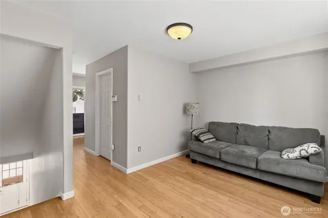 7703 11 Avenue SW Seattle WA 98106