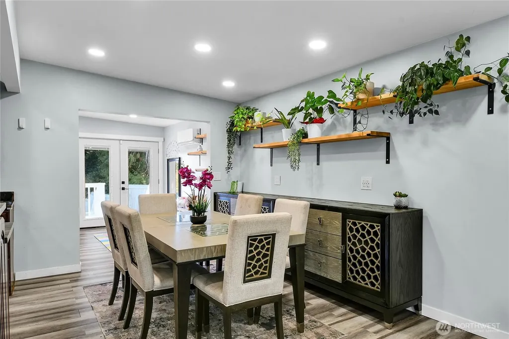 15836 43rd Avenue S Tukwila WA 98188