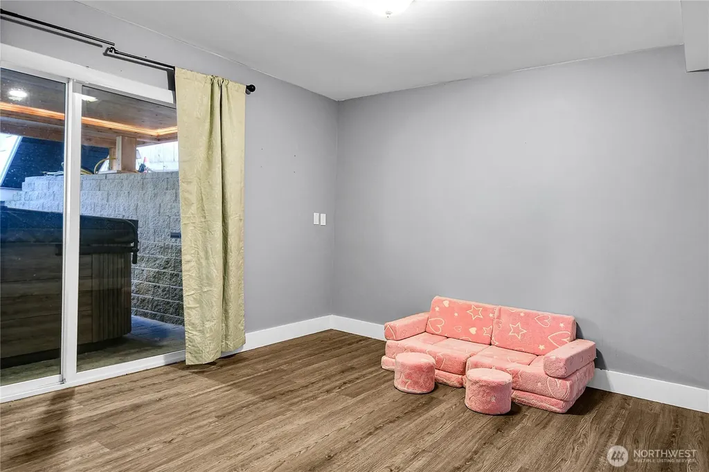 15836 43rd Avenue S Tukwila WA 98188