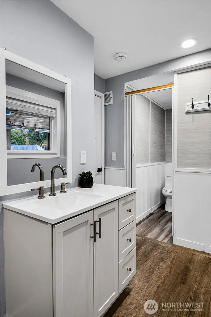 15836 43rd Avenue S Tukwila WA 98188