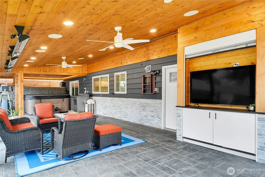 15836 43rd Avenue S Tukwila WA 98188