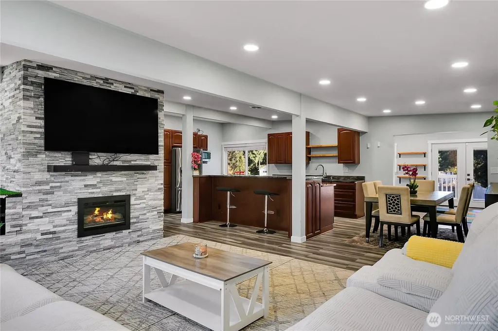 15836 43rd Avenue S Tukwila WA 98188