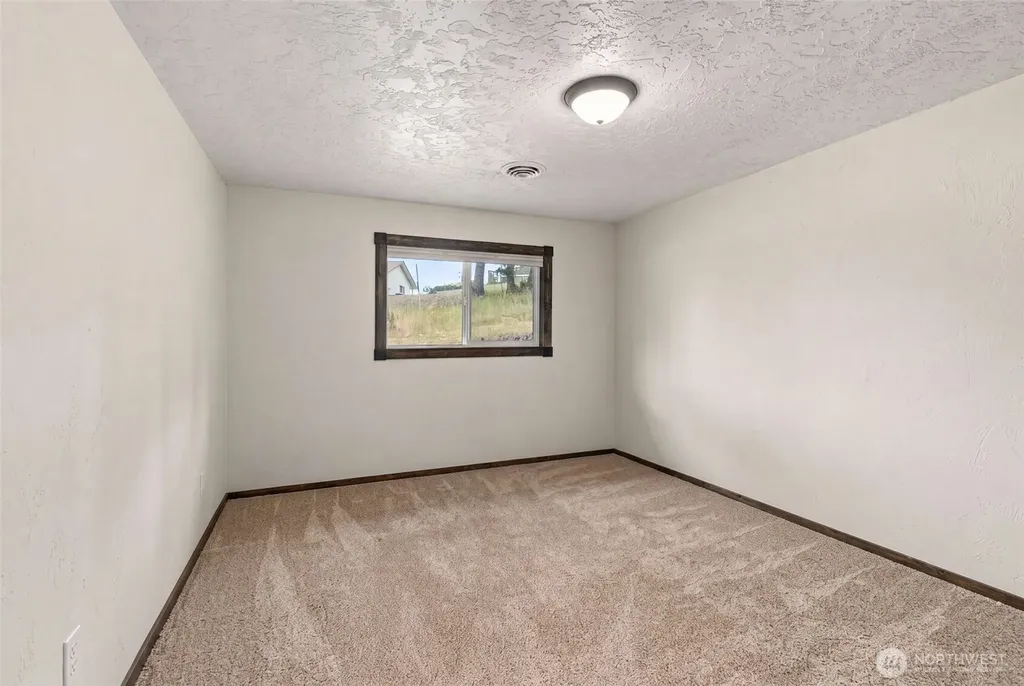 233 Devereese Road Chehalis WA 98532