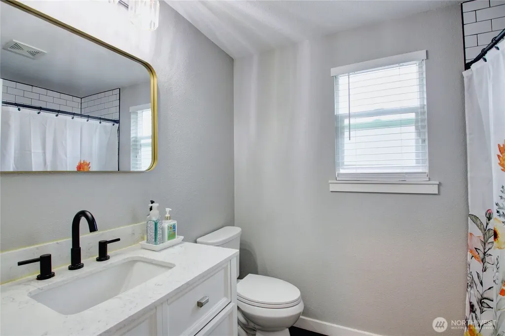 3205 Arbor Street Mount Vernon WA 98273