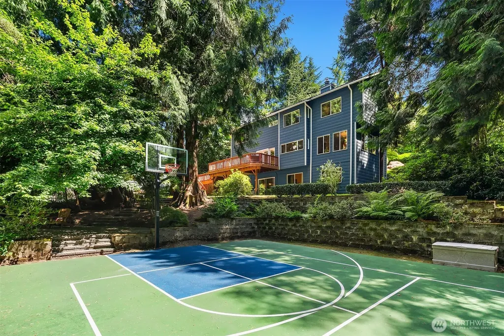 3107 142nd Place NE Bellevue WA 98007