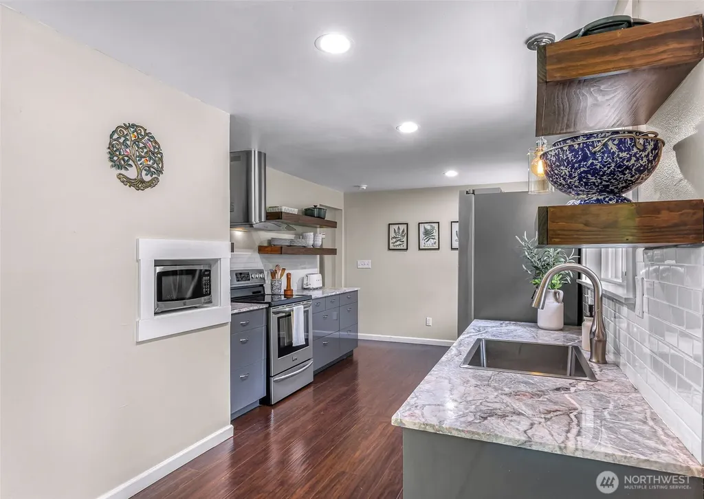 19115 104th Avenue NE Bothell WA 98011