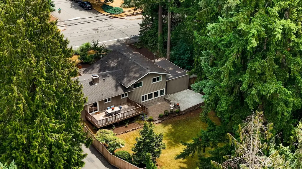 19115 104th Avenue NE Bothell WA 98011