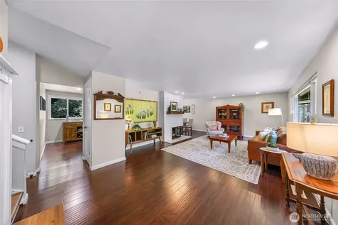 19115 104th Avenue NE Bothell WA 98011