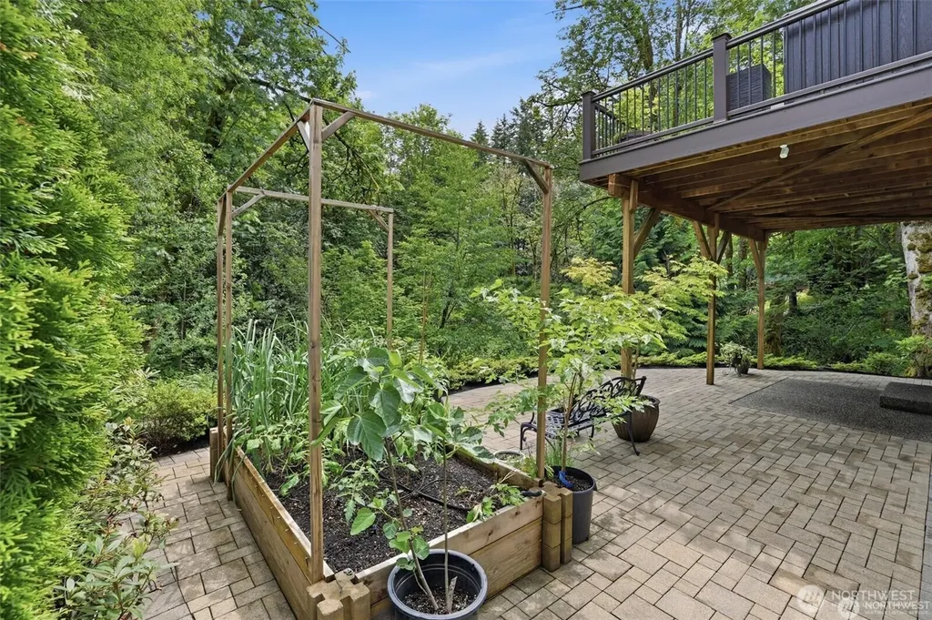 15324 128th Avenue NE Woodinville WA 98072