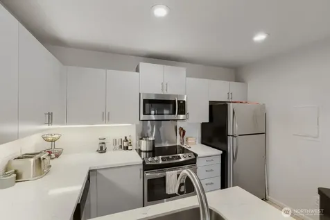 2134 Waverly Place N Seattle WA 98109