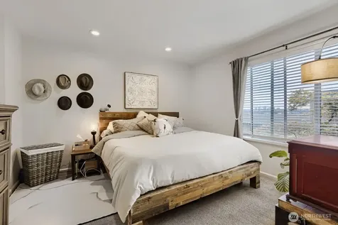 2134 Waverly Place N Seattle WA 98109