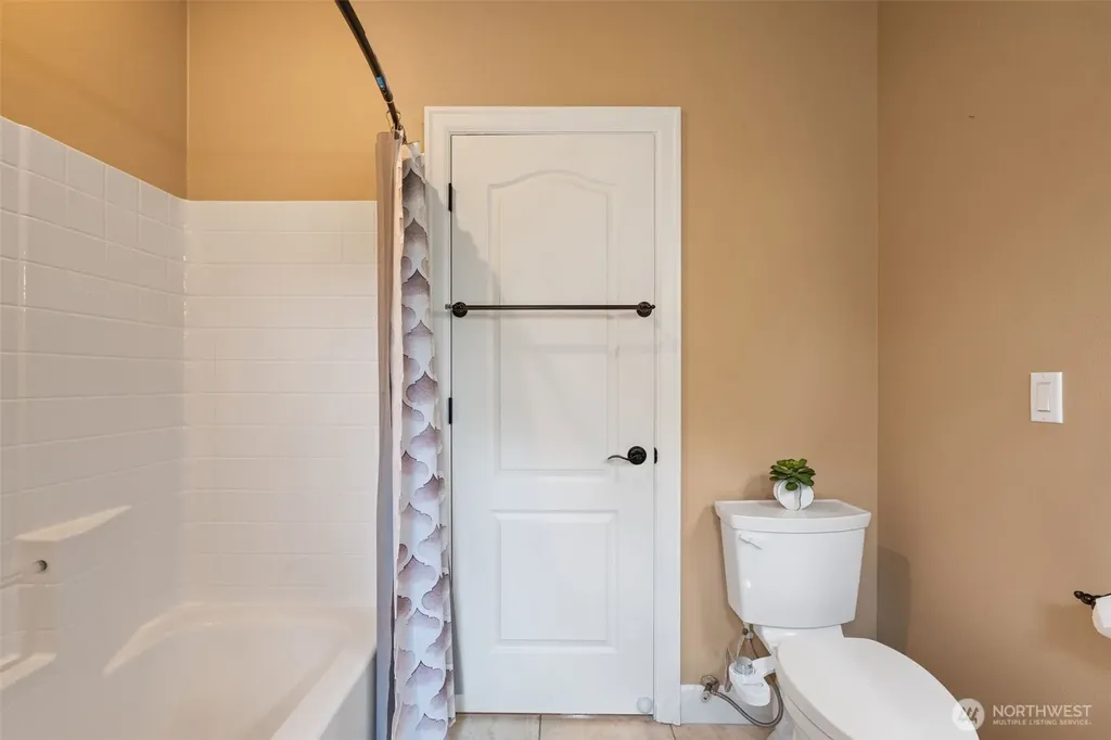 118 Peninsula Kelso WA 98626
