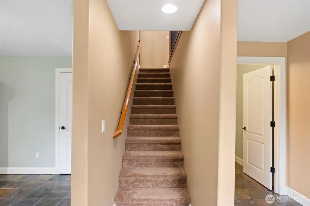 118 Peninsula Kelso WA 98626