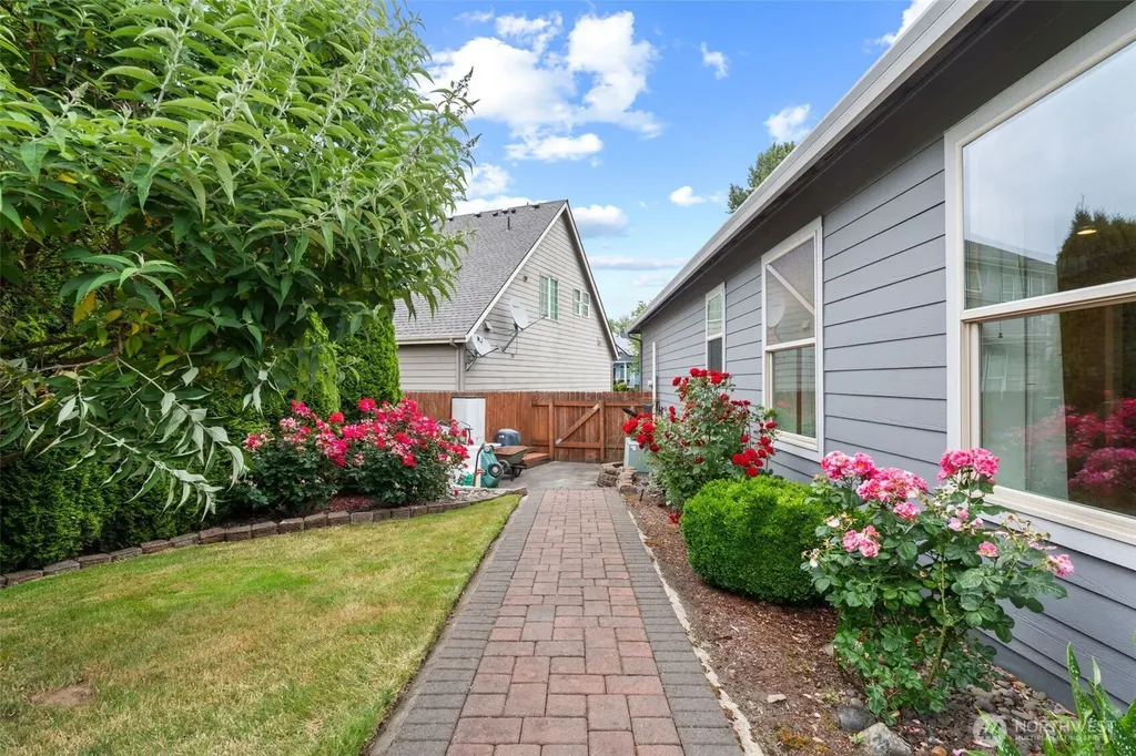 118 Peninsula Kelso WA 98626