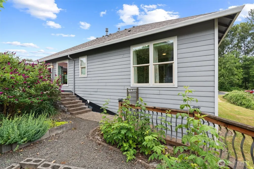 118 Peninsula Kelso WA 98626