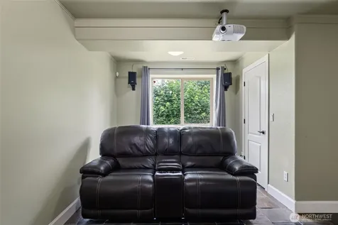 118 Peninsula Kelso WA 98626