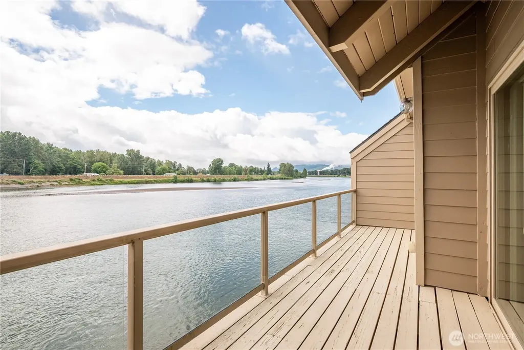 1310 River Road Longview WA 98632