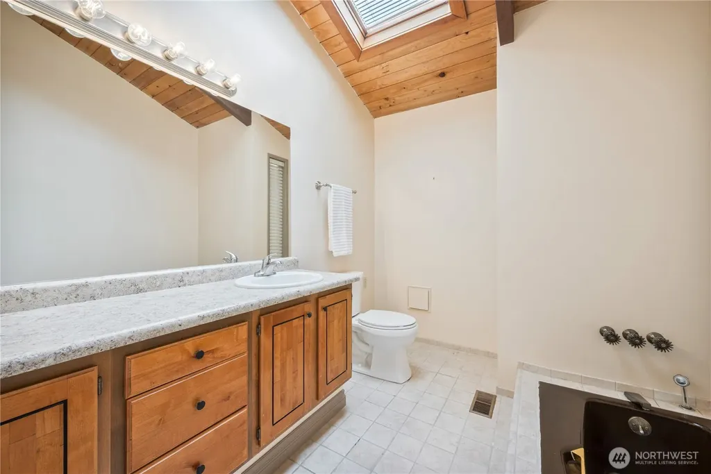 1310 River Road Longview WA 98632