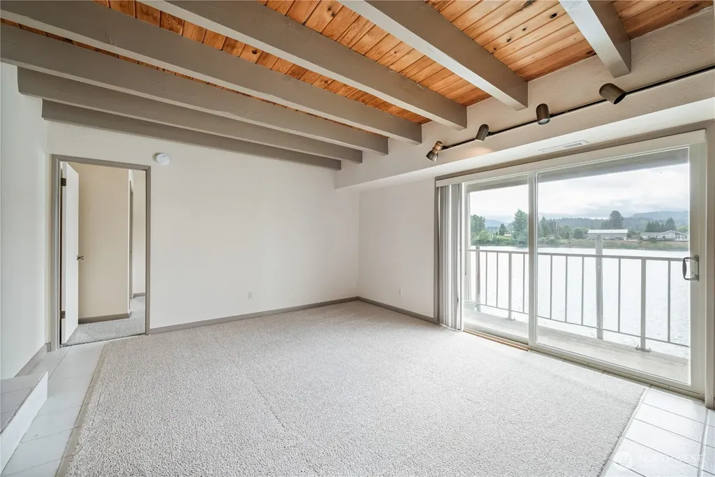 1310 River Road Longview WA 98632