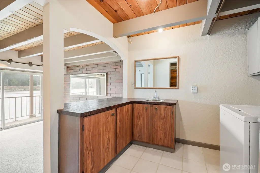 1310 River Road Longview WA 98632