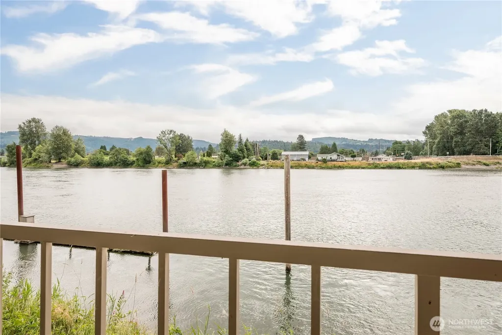 1310 River Road Longview WA 98632