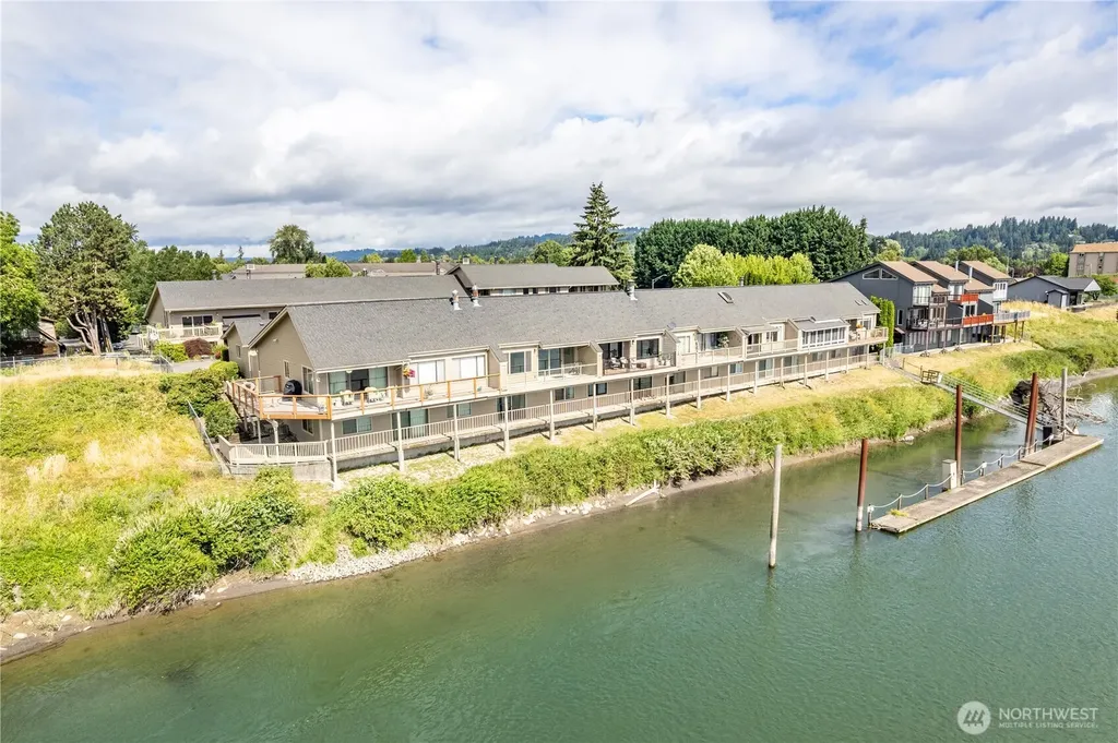 1310 River Road Longview WA 98632