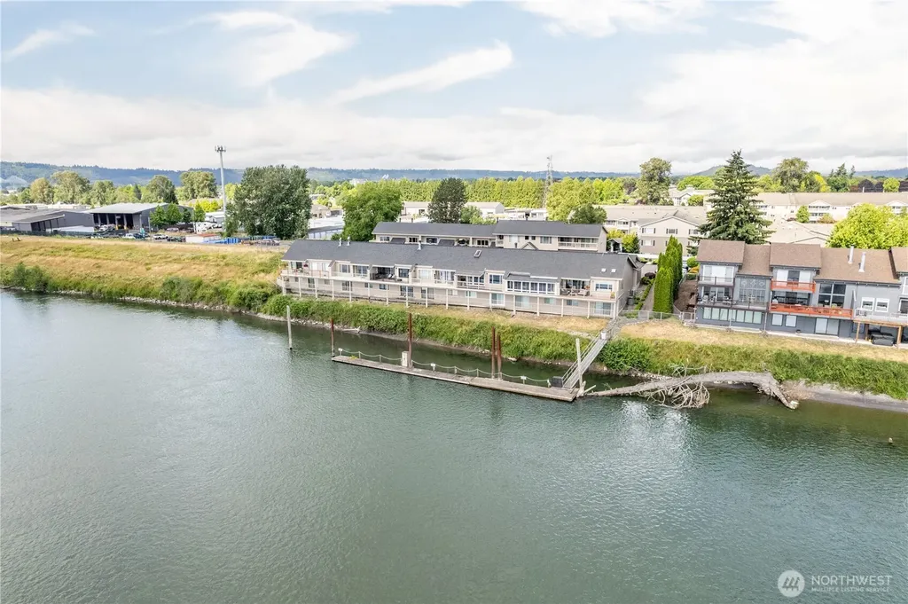 1310 River Road Longview WA 98632