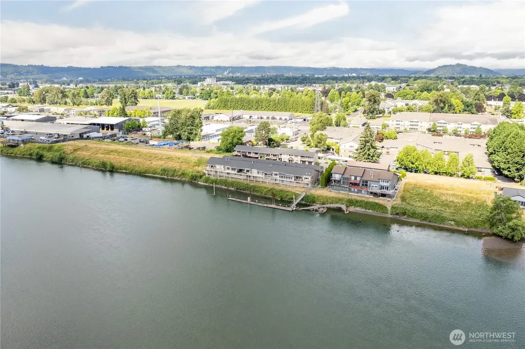 1310 River Road Longview WA 98632