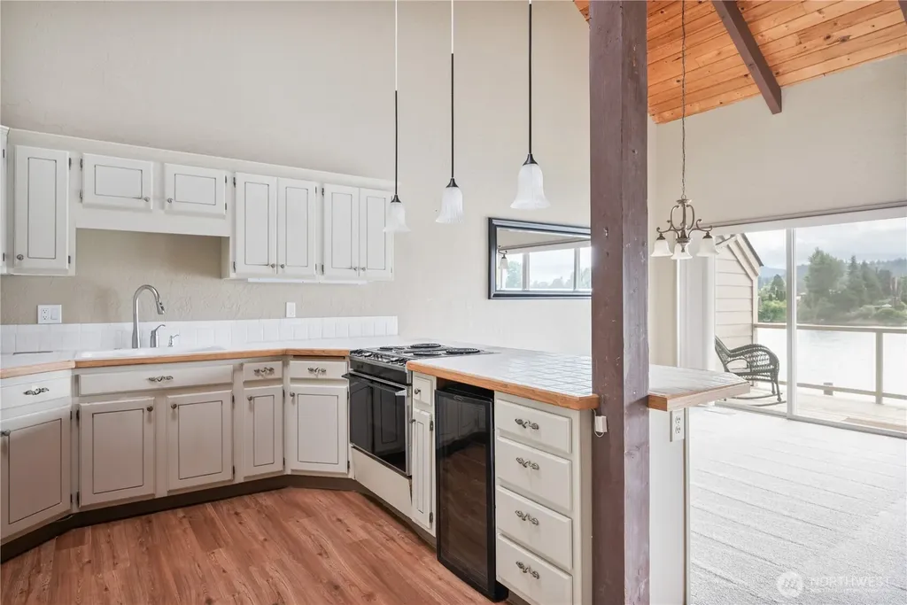 1310 River Road Longview WA 98632