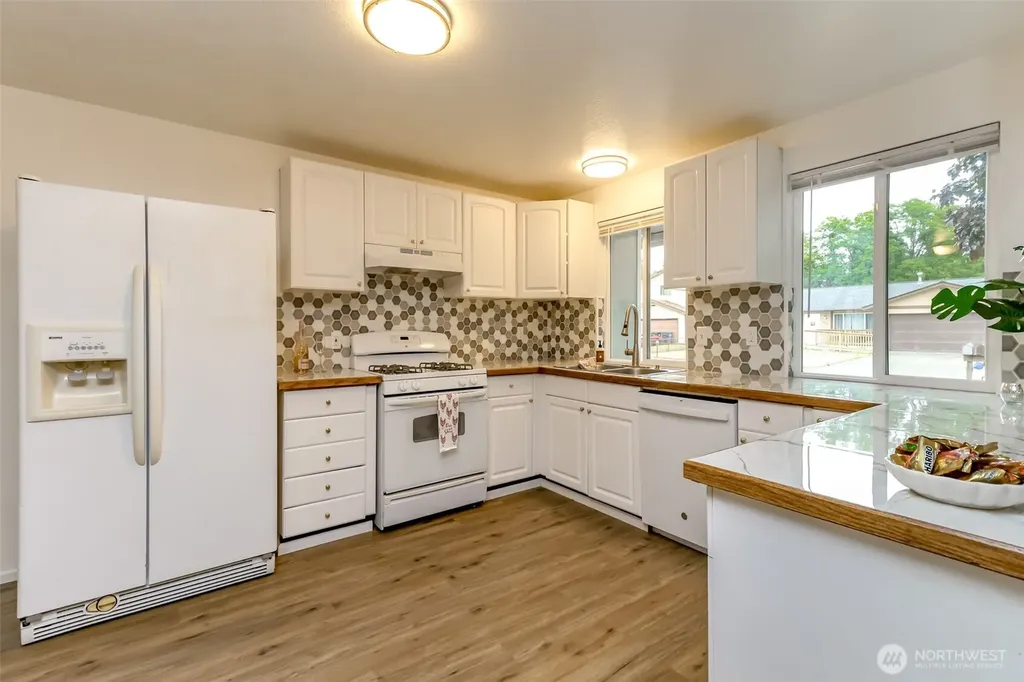 15406 11th Avenue Ct E Tacoma WA 98445