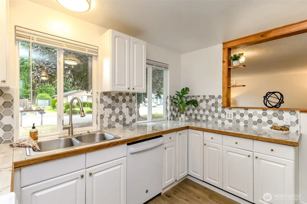 15406 11th Avenue Ct E Tacoma WA 98445
