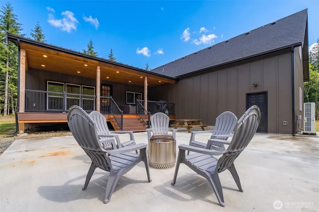 7590 SE Lynch Road Shelton WA 98584
