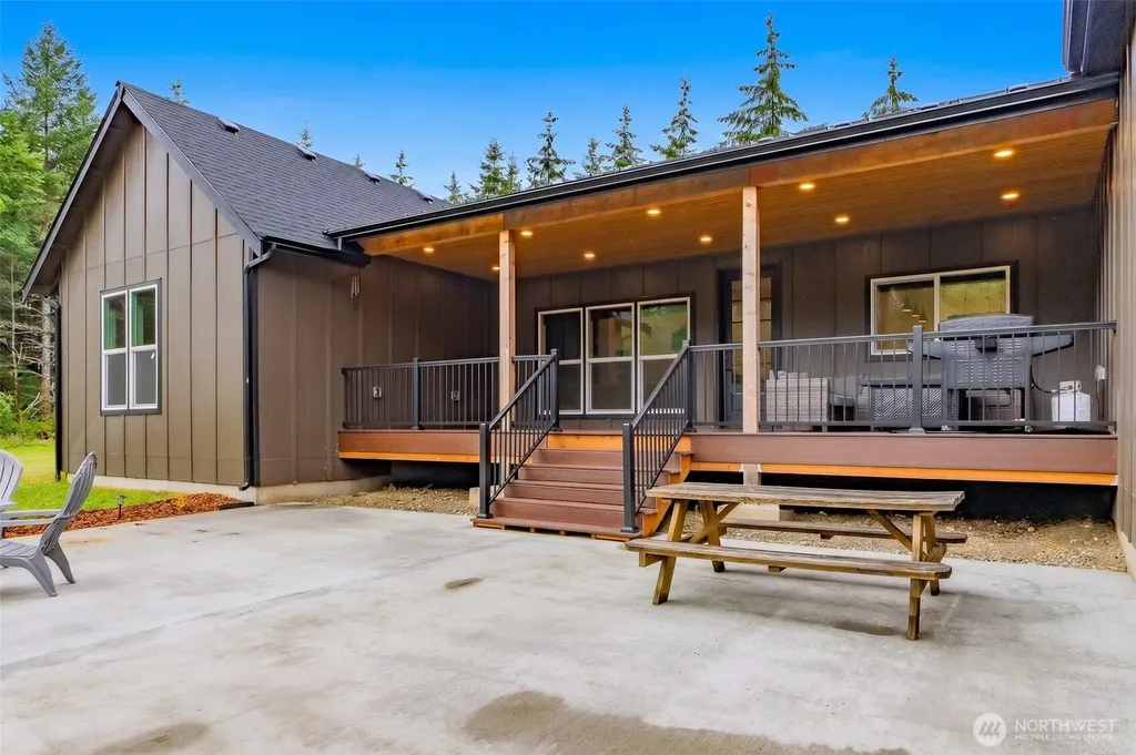7590 SE Lynch Road Shelton WA 98584