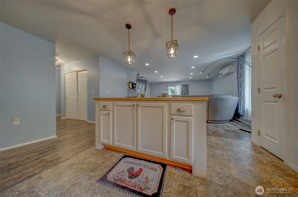 161 E Tenby Way Lilliwaup WA 98584