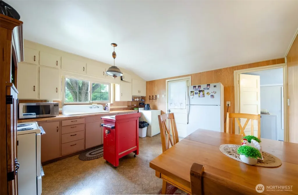 20327 Old Highway 99 SW Centralia WA 98531